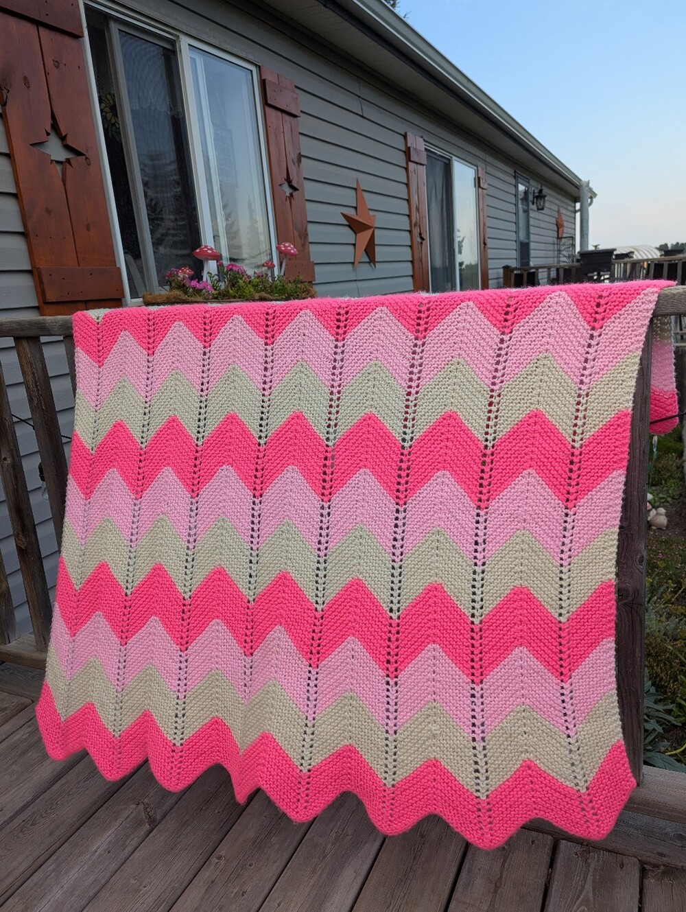 💕VTG Handmade Chevron Knit Baby Lap Blanket Neon Pink Retro 70s Cozy Eclectic